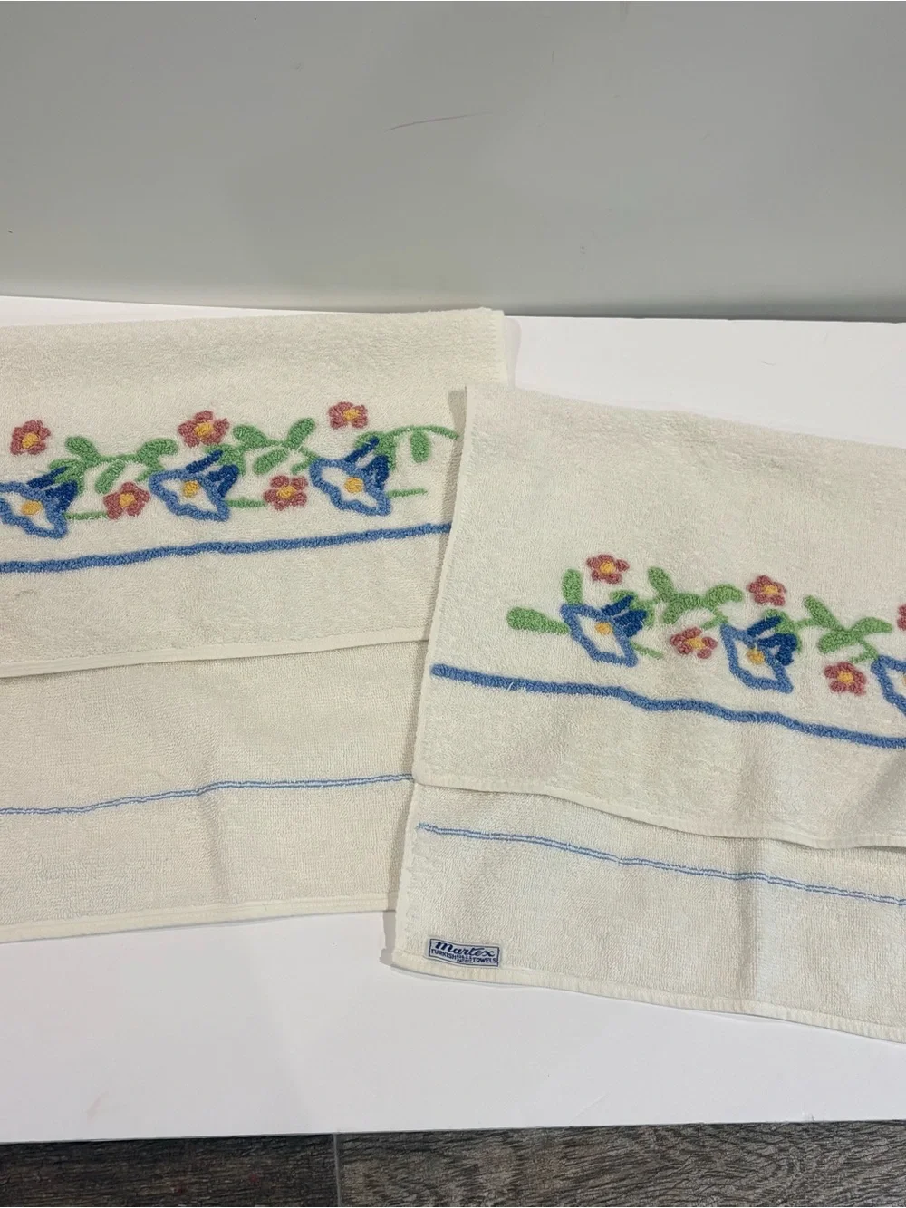 VTG Martex Floral Towel Set Tulips 2 Bath, 2 Hand, 2 Washcloths Made In USA MCM